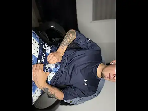 Juliopaspi online show from April 17, 3:53 am