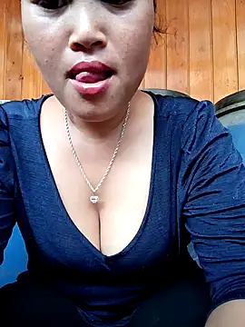 maycuc123 online show from September 17, 4:36 am