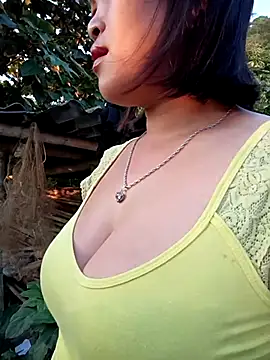 maycuc123 online show from October 17, 11:29 pm