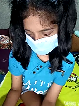 Snapshot of emali_baba chatting on December 5, 4:54 am emali baba online show from December 5, 4:54 am