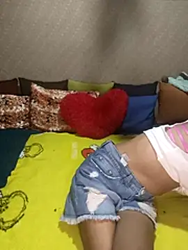 Snapshot of emali_baba chatting on December 14, 7:36 am emali baba online show from December 14, 7:36 am