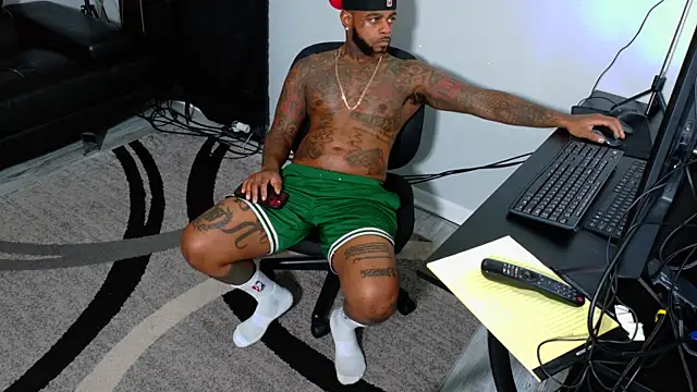 SLANGONDEMHOES online show from November 22, 8:08 pm