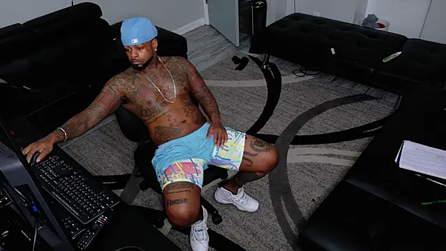 SLANGONDEMHOES online show from April 14, 12:55 pm