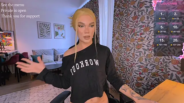 Snapshot of my-muse chatting on October 4, 11:41 am my-muse online show from October 4, 11:41 am