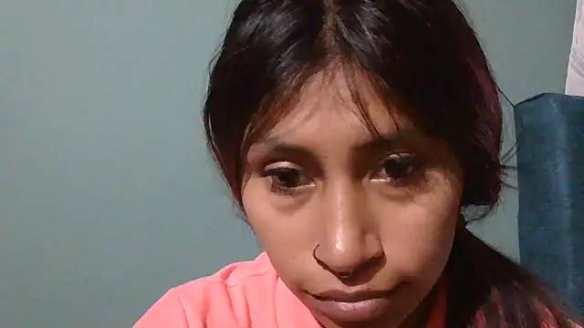 Snapshot of Pocahontas_tw chatting on November 24, 1:55 pm Pocahontas tw online show from November 24, 1:55 pm