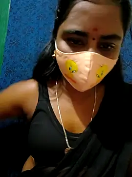 mini-queen online show from September 10, 1:33 pm