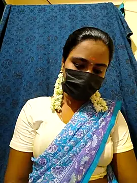 mini-queen online show from November 18, 4:55 pm