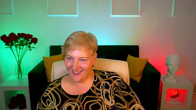 Snapshot of MaryMogan chatting on October 1, 12:55 pm MaryMogan online show from October 1, 12:55 pm