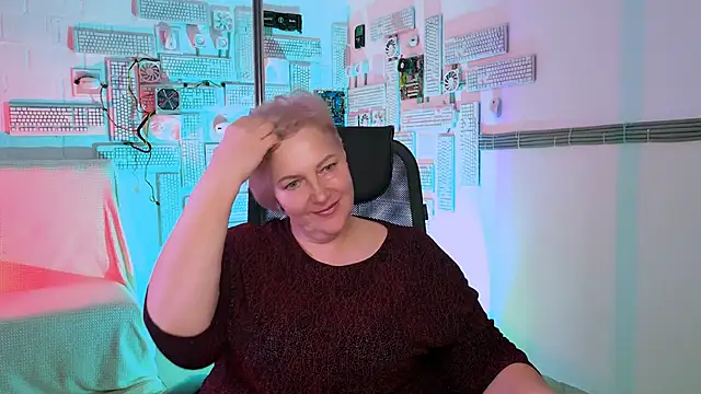 Snapshot of MaryMogan chatting on November 26, 3:02 pm MaryMogan online show from November 26, 3:02 pm