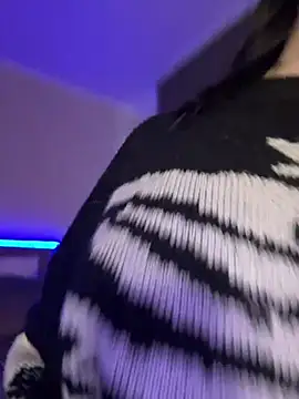 YourLittleDevil online show from March 10, 5:34 am