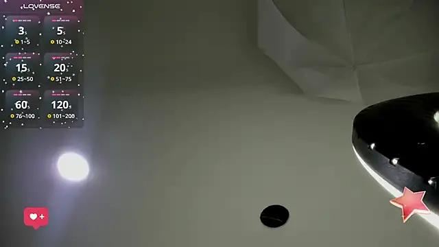 Snapshot of Emilywillis8 chatting on September 27, 12:43 pm Emilywillis8 online show from September 27, 12:43 pm