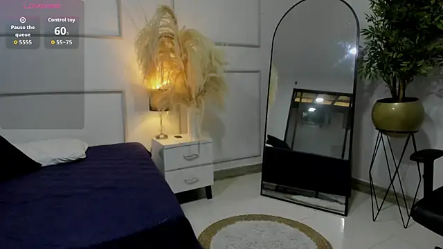 Snapshot of Emilywillis8 chatting on November 20, 1:22 pm Emilywillis8 online show from November 20, 1:22 pm