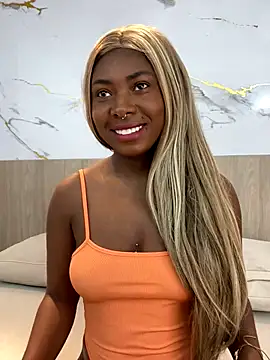 Snapshot of emily_browne chatting on October 18, 7:25 pm emily browne online show from October 18, 7:25 pm