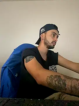 Snapshot of cristopher_wallacee chatting on October 20, 10:32 pm cristopher wallacee online show from October 20, 10:32 pm