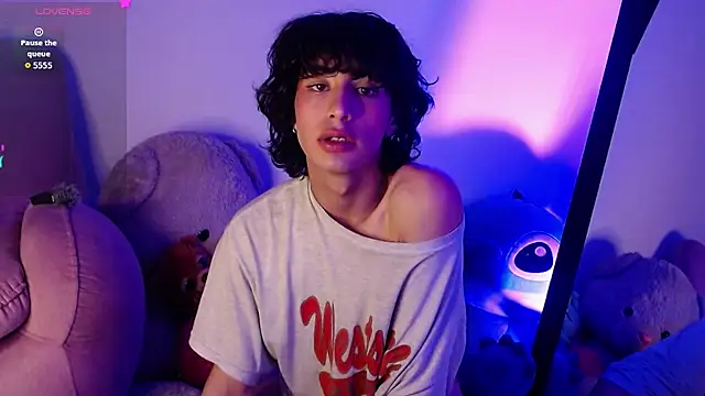 saanti foxs online show from November 6, 12:33 am