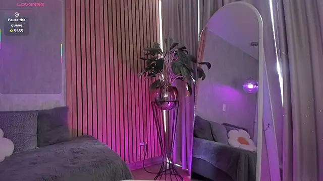 emma       online show from March 4, 8:26 pm