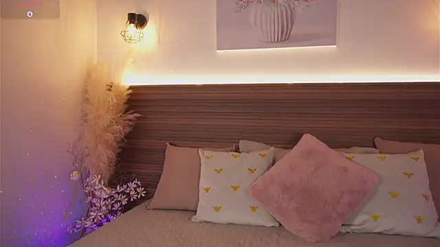 Snapshot of cinthia_jones2 chatting on October 24, 5:26 am cinthia jones2 online show from October 24, 5:26 am