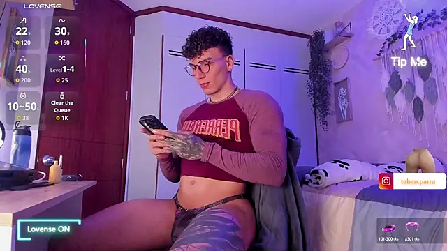 estebandi do online show from September 28, 3:01 am