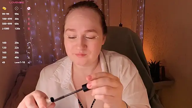 Kitty Rest  online show from April 22, 11:12 am