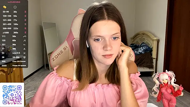 VibeQueenLucy online show from September 27, 3:28 pm