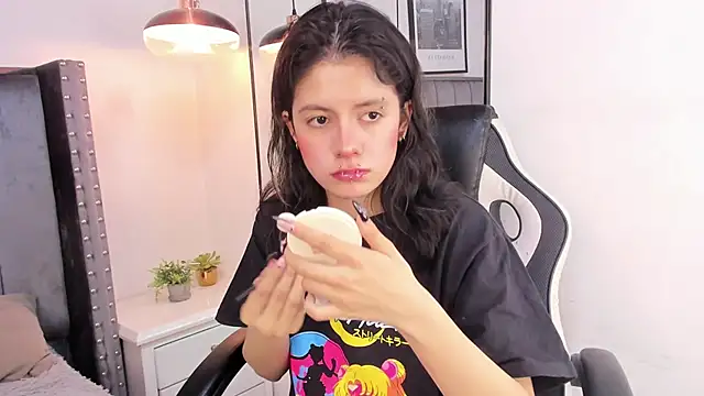 Miyu Komori online show from February 17, 12:45 pm