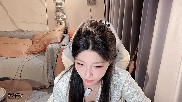 Snapshot of Lixinel-520 chatting on November 19, 1:05 am Lixinel-520 online show from November 19, 1:05 am