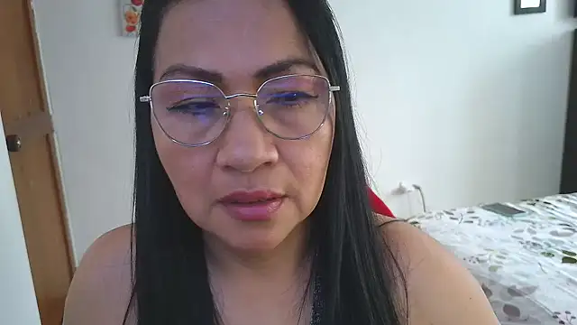 Snapshot of LissafeetHott chatting on April 24, 5:26 pm LissafeetHott online show from April 24, 5:26 pm