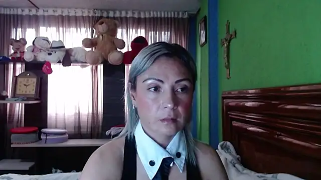  Charlize theron  online show from October 7, 8:17 pm