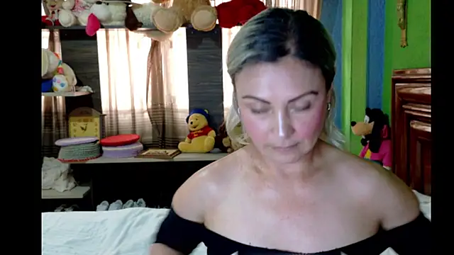  Charlize theron  online show from March 30, 8:21 pm