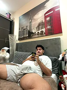 Snapshot of mixedcouplee69 chatting on November 12, 10:20 pm mixedcouplee69 online show from November 12, 10:20 pm