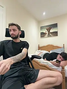 Snapshot of mixedcouplee69 chatting on December 16, 9:31 pm mixedcouplee69 online show from December 16, 9:31 pm