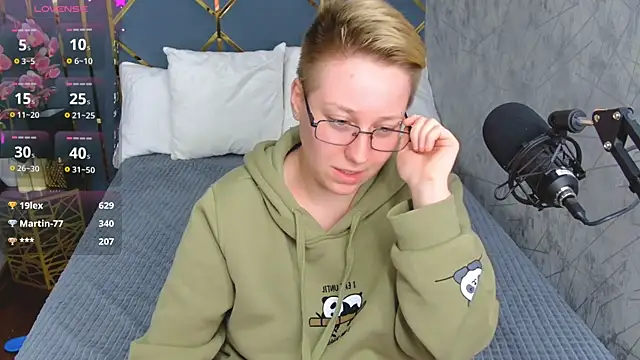 AlexandraGreen online show from October 6, 4:10 am