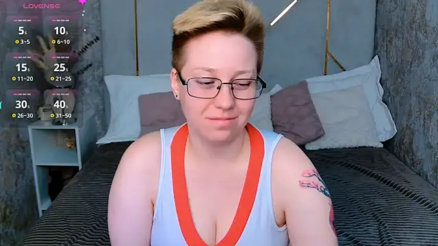 AlexandraGreen online show from October 10, 9:03 pm