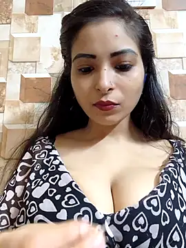 Snapshot of QUEEN-ADITI chatting on September 15, 1:44 pm QUEEN-ADITI online show from September 15, 1:44 pm