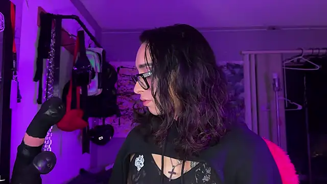 Snapshot of xoFrankie chatting on November 6, 3:18 am xoFrankie online show from November 6, 3:18 am