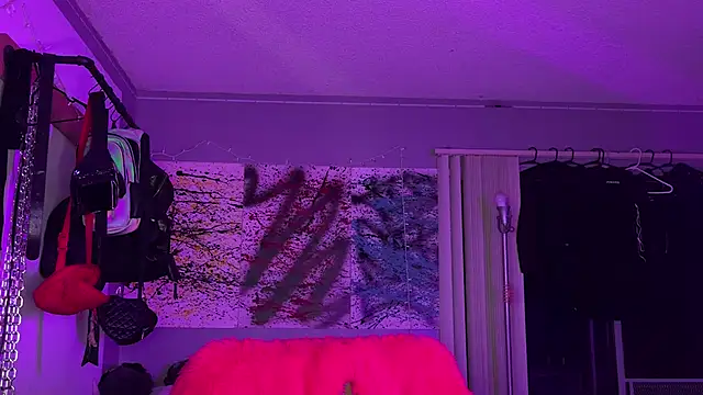 Snapshot of xoFrankie chatting on November 14, 7:07 am xoFrankie online show from November 14, 7:07 am