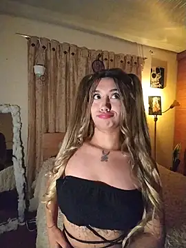 Snapshot of Ella_rr chatting on November 23, 5:18 am Ella rr online show from November 23, 5:18 am