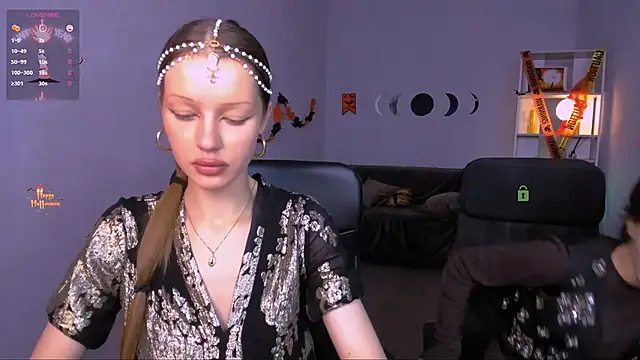 khloebeauty online show from October 31, 9:49 pm