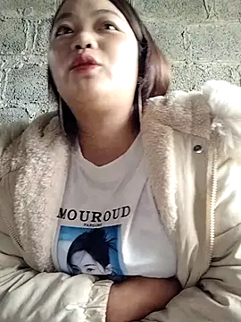 Snapshot of lusy-000 chatting on November 5, 4:23 am lusy-000 online show from November 5, 4:23 am