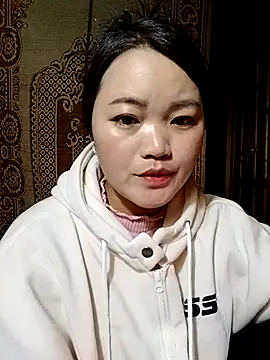 Snapshot of lusy-000 chatting on November 25, 1:27 am lusy-000 online show from November 25, 1:27 am