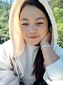 Snapshot of lusy-000 chatting on November 29, 3:31 am lusy-000 online show from November 29, 3:31 am