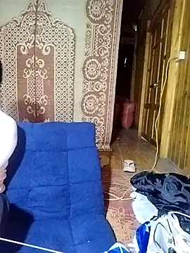 Snapshot of lusy-000 chatting on December 5, 1:47 am lusy-000 online show from December 5, 1:47 am