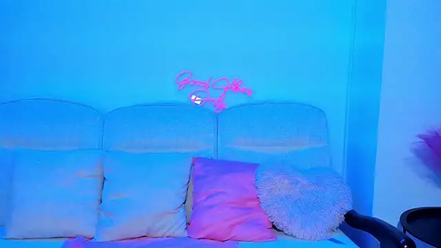 JessicaSky  online show from April 15, 7:43 pm