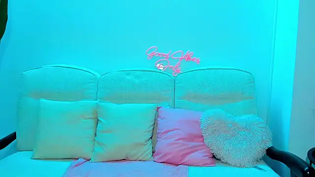 JessicaSky  online show from April 15, 7:58 pm