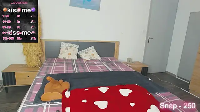 EvaLone1 online show from September 19, 7:10 am