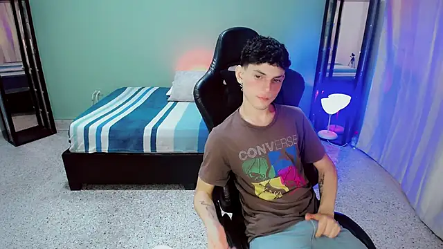 dilan hott  online show from September 17, 8:32 pm