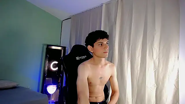 dilan hott  online show from October 12, 8:19 pm