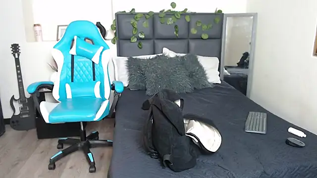 Snapshot of Amnesia_ chatting on September 26, 1:04 pm Amnesia online show from September 26, 1:04 pm