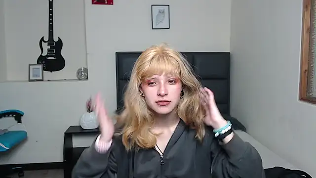 Snapshot of Amnesia_ chatting on October 30, 2:29 pm Amnesia online show from October 30, 2:29 pm