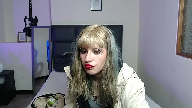 Snapshot of Amnesia_ chatting on November 13, 12:48 pm Amnesia online show from November 13, 12:48 pm